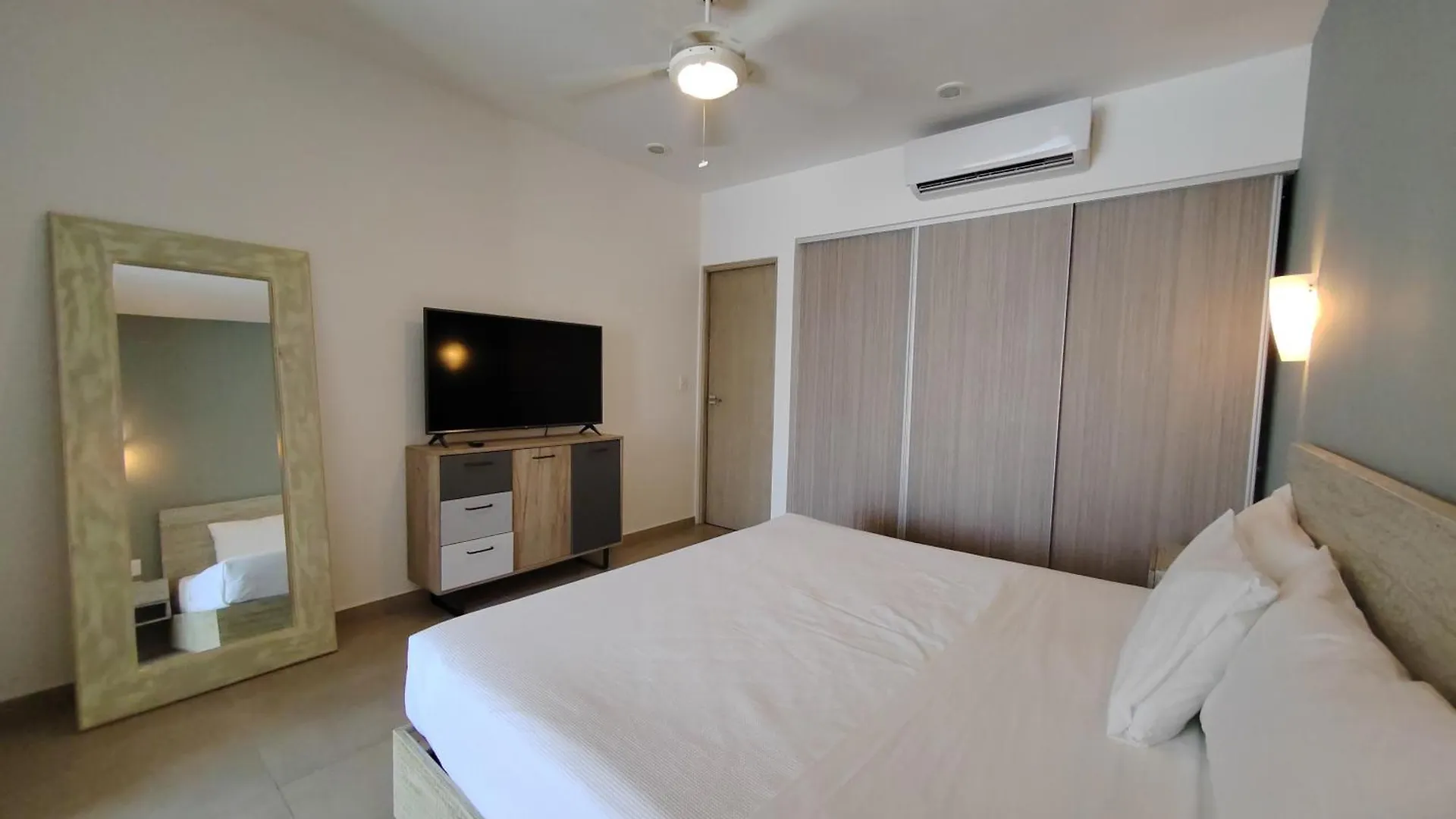 Luxury Apartment Steps From 5Th Av Rooftop Pool By Yeah Playa del Carmen Mexico